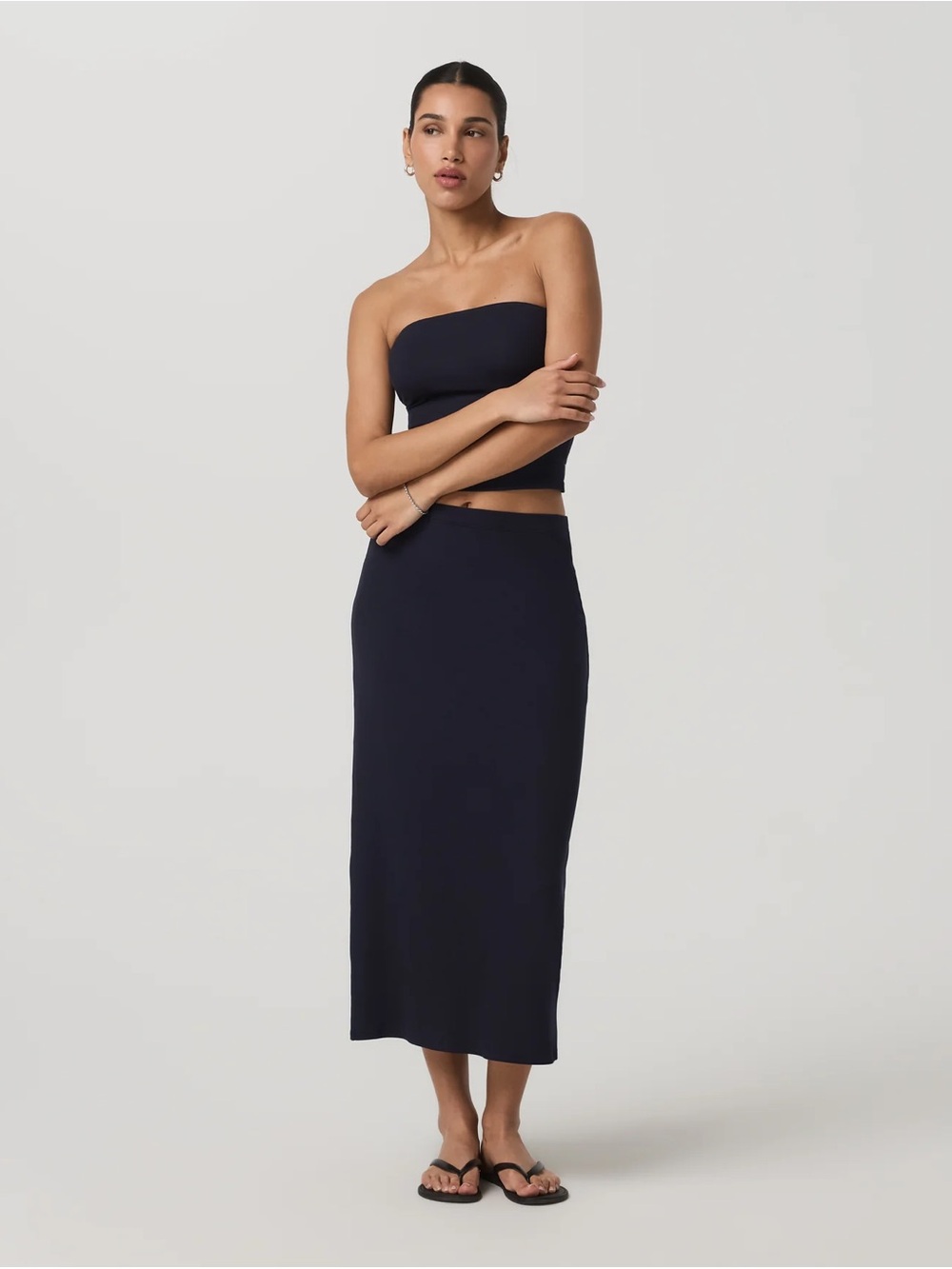 Vuori Pose Column in Black Size XS